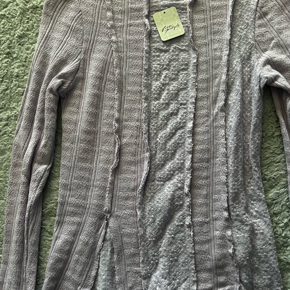 NWT Free People Lavender Ruffled top, new with tags. - Picture 8 of 9